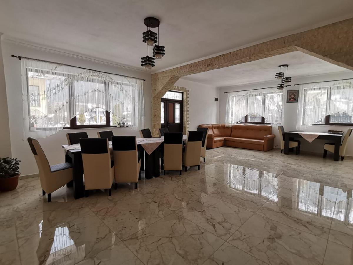 Hotel Casa Dana Olteanu Moeciu De Sus Esterno foto