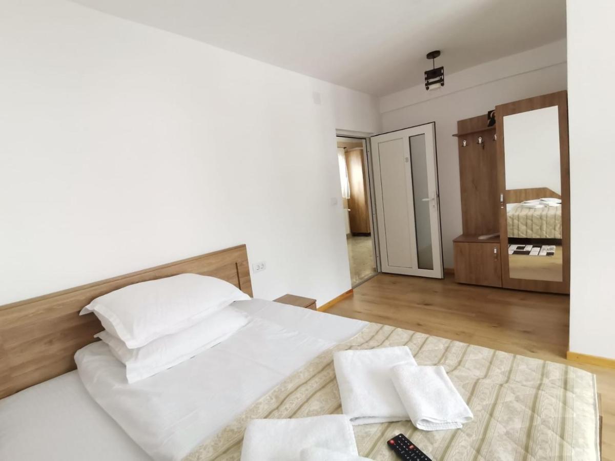 Hotel Casa Dana Olteanu Moeciu De Sus Esterno foto