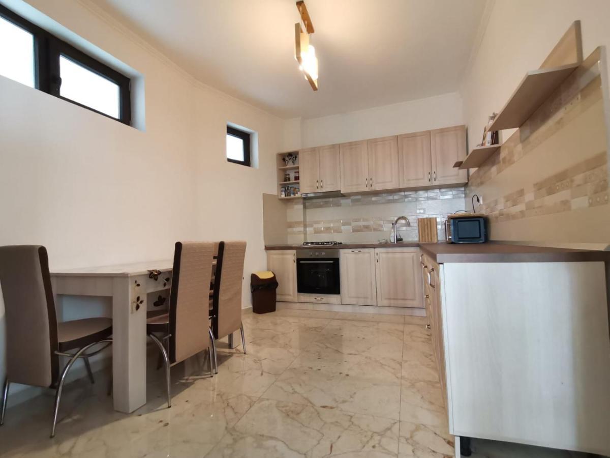 Hotel Casa Dana Olteanu Moeciu De Sus Esterno foto